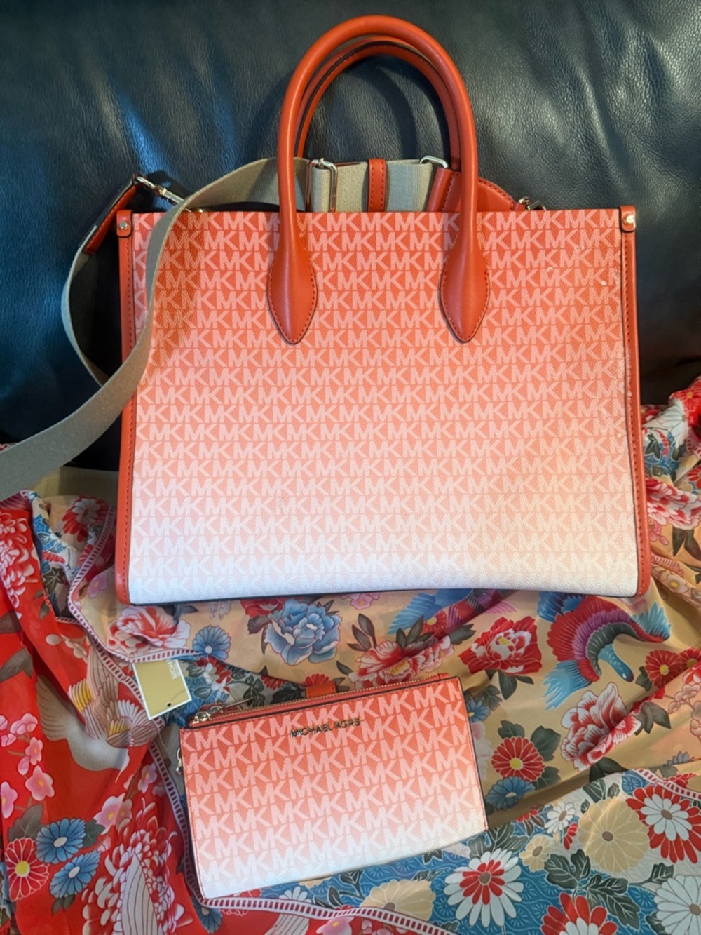 Michael Kors Coral Ombre Signature Crossbody Tote with Wristlet - Picture 6 of 10